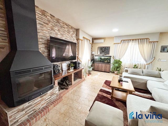 3 soverom Villa til salgs i Iznájar med svømmebasseng - € 270 000 (Ref: 8948243)