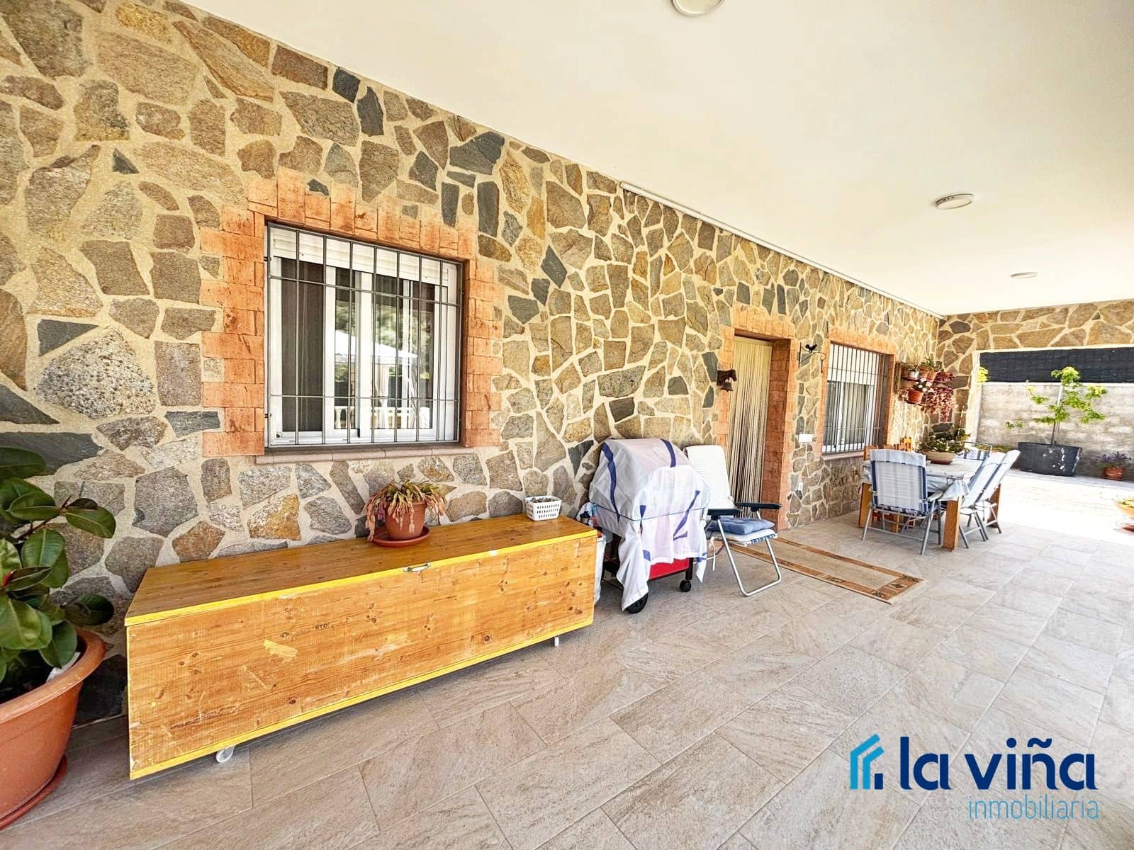 3 soveværelse Villa til salg i Iznajar med swimmingpool - € 270.000 (Ref: 8948243)