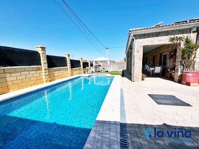 3 soverom Villa til salgs i Iznájar med svømmebasseng - € 270 000 (Ref: 8948243)