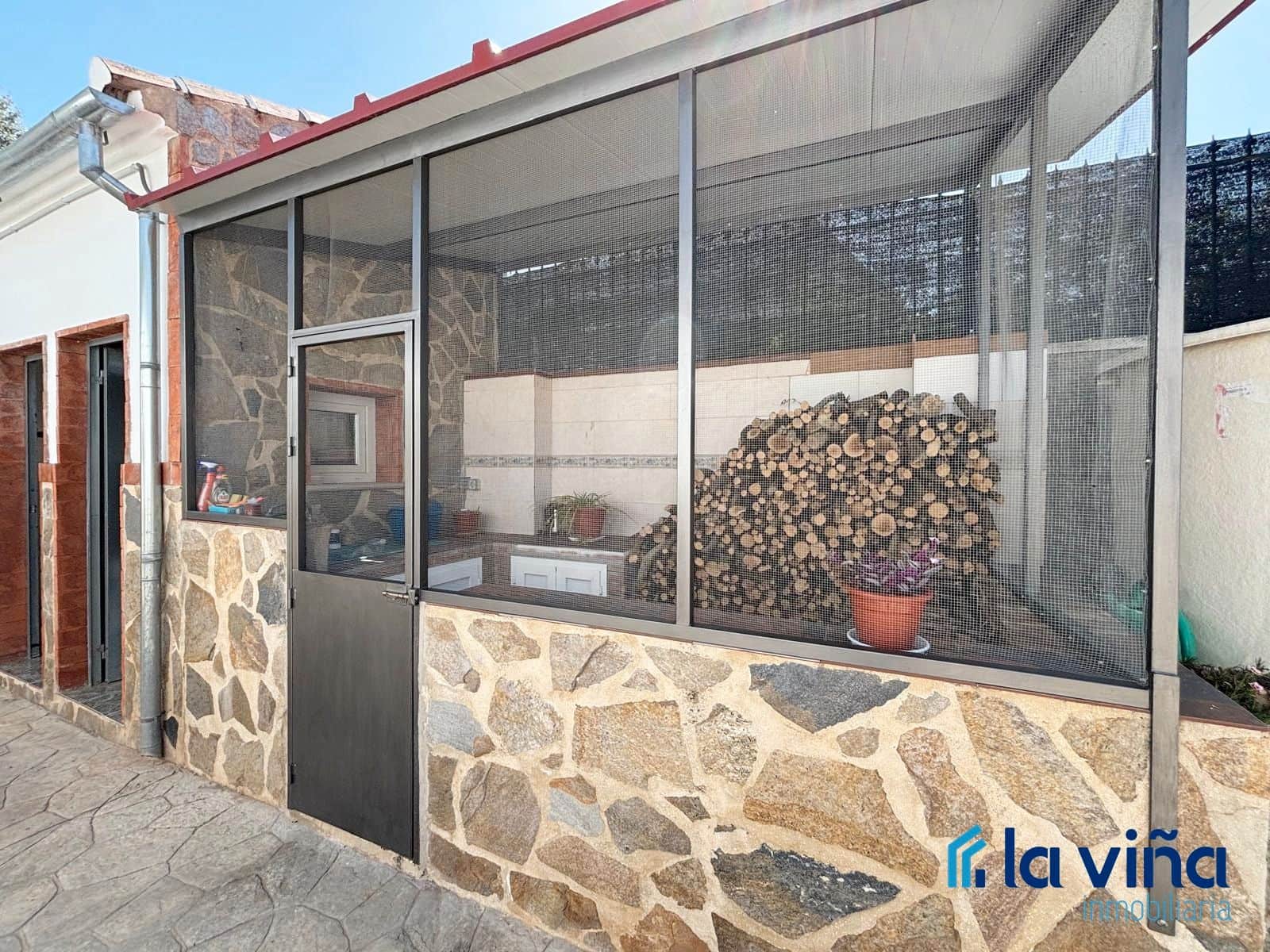 3 soveværelse Villa til salg i Iznajar med swimmingpool - € 270.000 (Ref: 8948243)