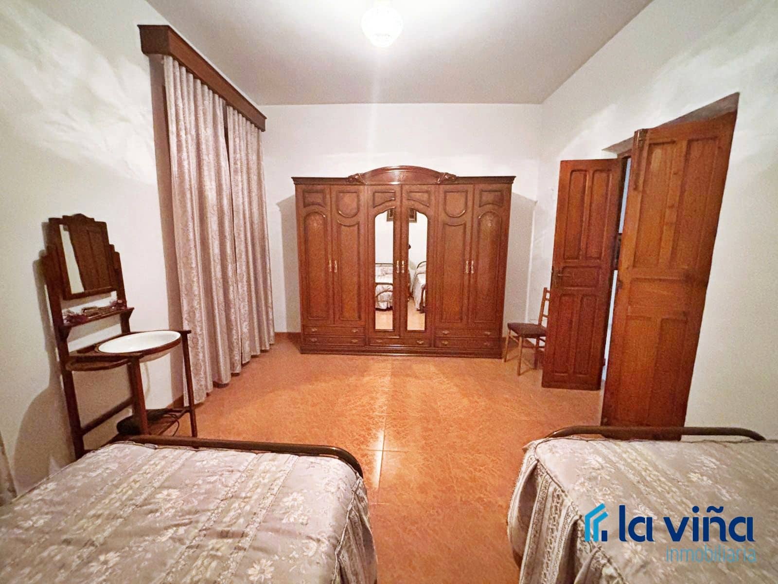 4 soveværelse Byhus til salg i Cuevas Bajas - € 95.000 (Ref: 8989646)