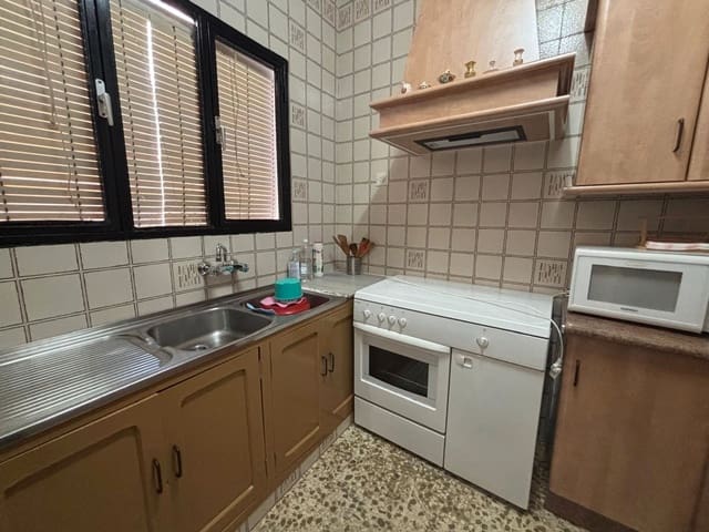 4 soverom Hus til salgs i Cuevas Bajas - € 95 000 (Ref: 8989646)