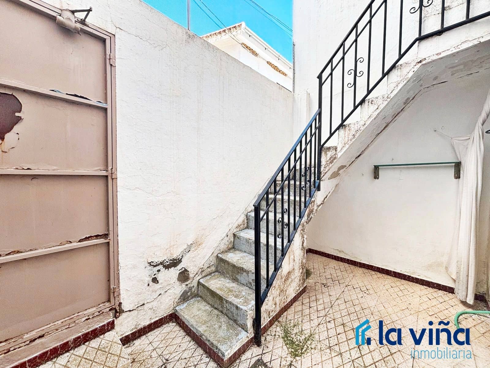 4 soveværelse Byhus til salg i Cuevas Bajas - € 95.000 (Ref: 8989646)