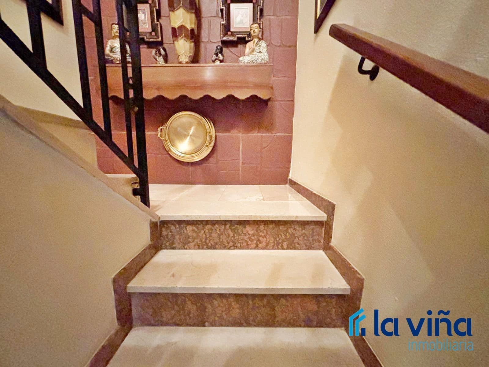 5 soveværelse Byhus til salg i Cuevas Bajas - € 95.000 (Ref: 8989648)