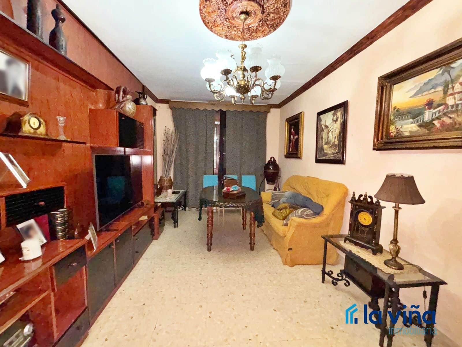 5 soveværelse Byhus til salg i Cuevas Bajas - € 95.000 (Ref: 8989648)