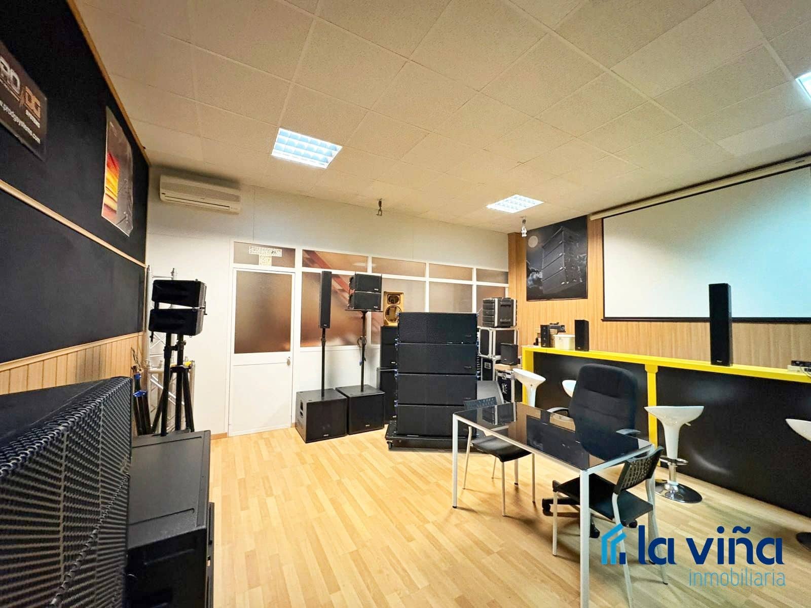 Erhverv til salg i Casariche - € 180.000 (Ref: 9031080)