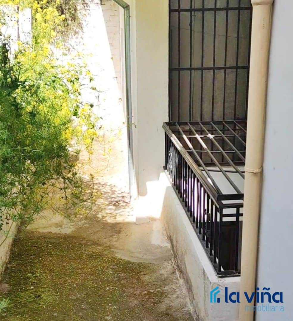 5 soveværelse Semi-Rækkehus til salg i Cuevas Bajas - € 73.000 (Ref: 9043916)