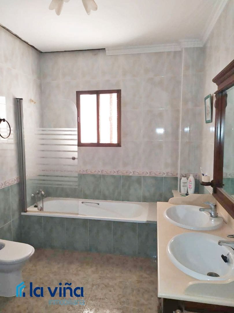 5 soveværelse Semi-Rækkehus til salg i Encinas Reales - € 143.000 (Ref: 9047124)