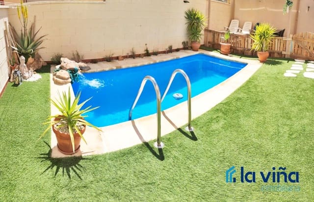 4 Zimmer Villa zu verkaufen in Mollina mit Pool - 255.000 € (Ref: 9079815)