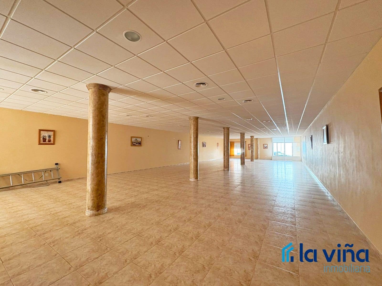 Commercieel te koop in La Roda de Andalucia - € 178.000 (Ref: 9165417)