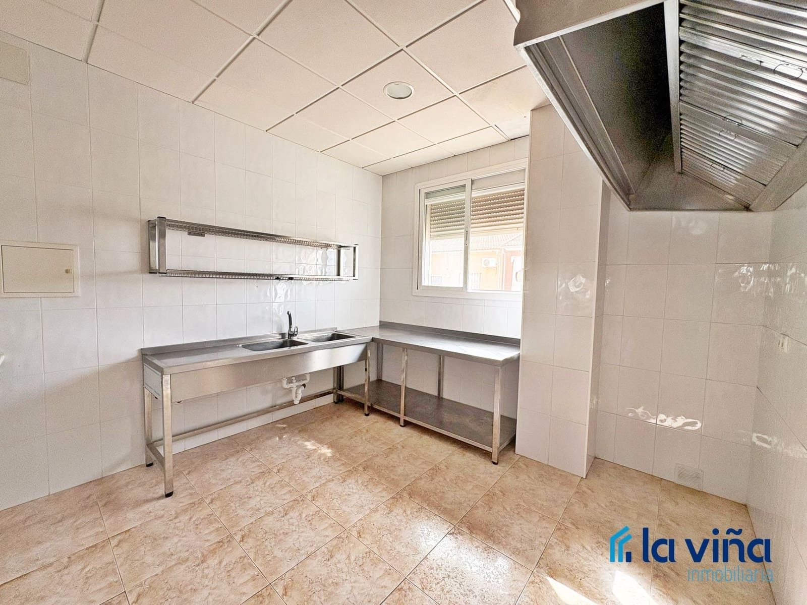 Commercieel te koop in La Roda de Andalucia - € 178.000 (Ref: 9165417)