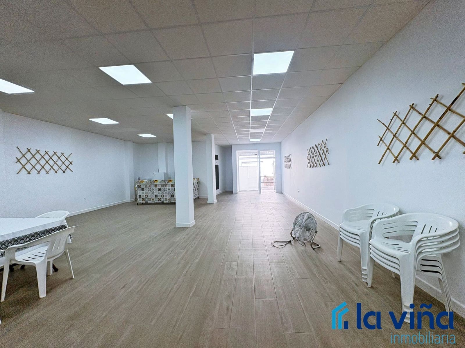 Commercial for rent in Humilladero - € 350 (Ref: 9242549)