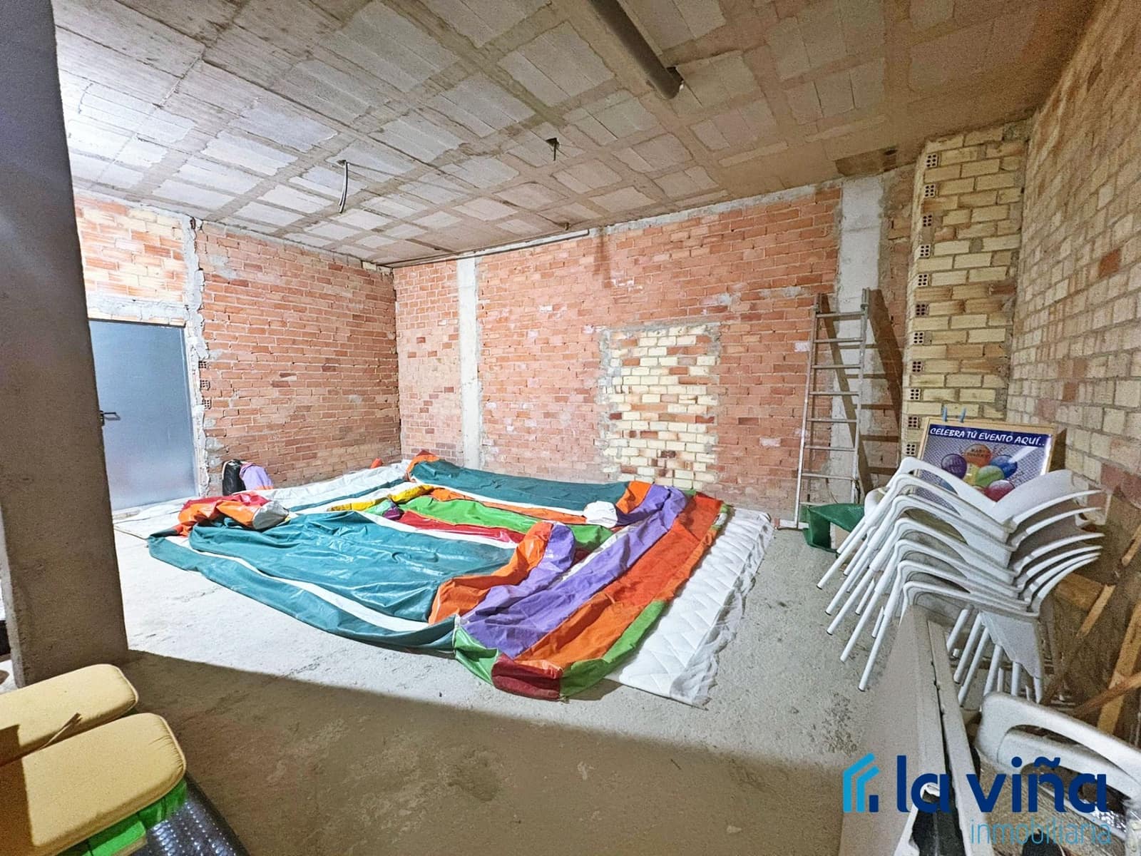 Commercial for rent in Humilladero - € 350 (Ref: 9242549)