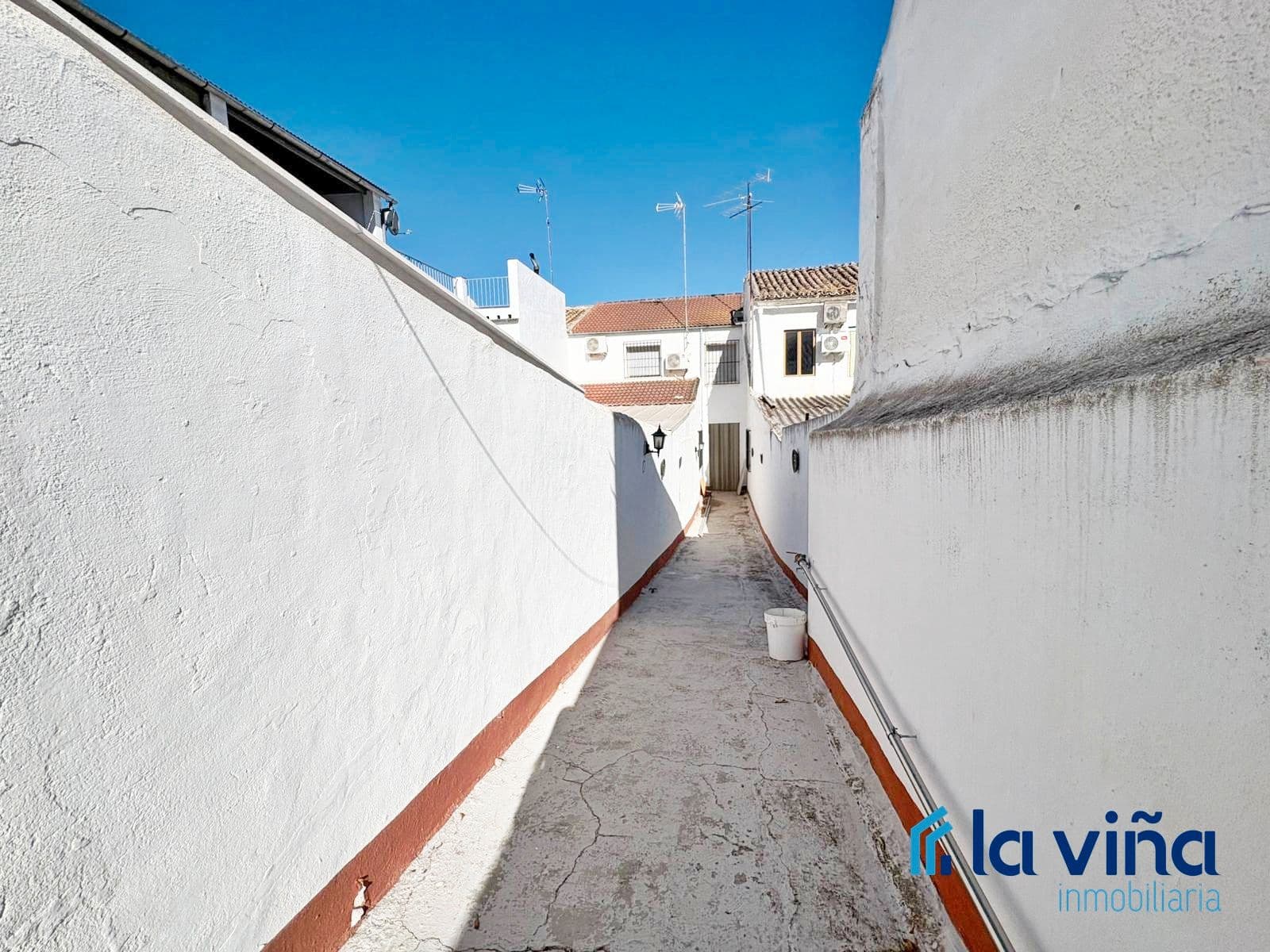 4 soveværelse Virksomhed til salg i La Roda de Andalucia - € 499.000 (Ref: 9360963)