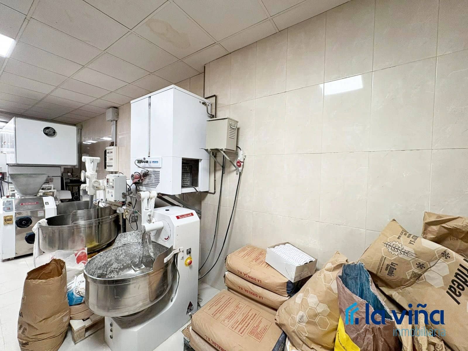 4 soveværelse Virksomhed til salg i La Roda de Andalucia - € 499.000 (Ref: 9360963)