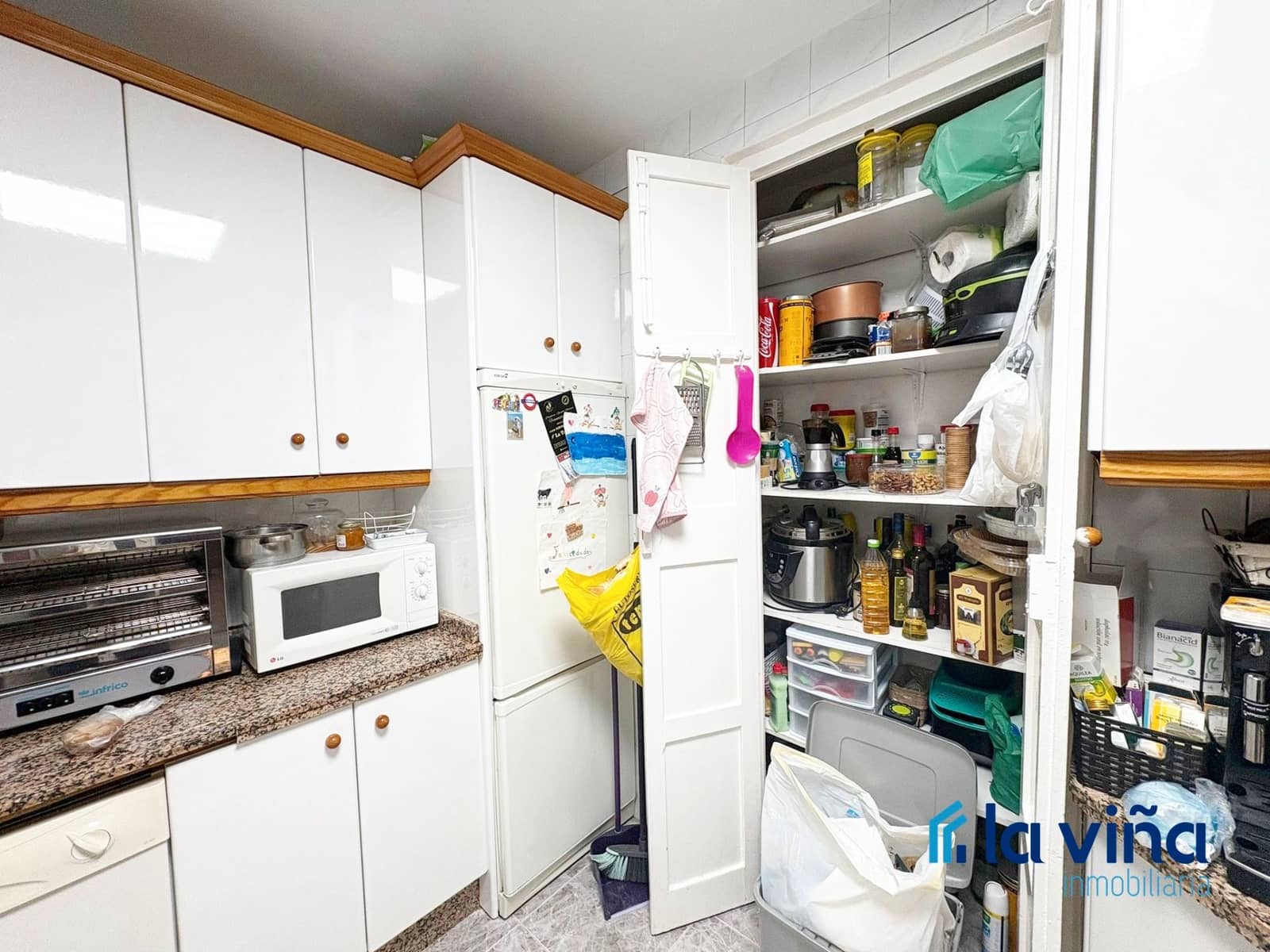 4 soveværelse Virksomhed til salg i La Roda de Andalucia - € 499.000 (Ref: 9360963)