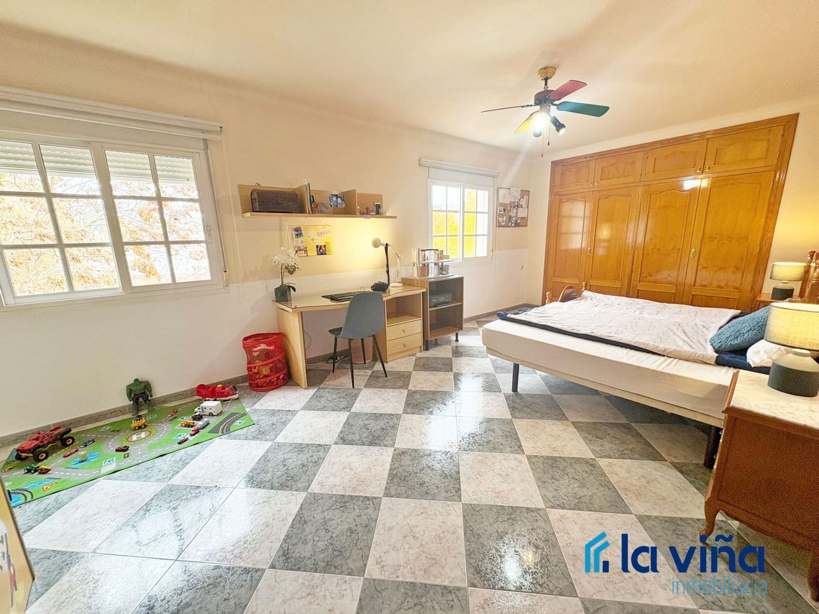 4 bedroom Townhouse for sale in Cuevas Bajas - € 124,900 (Ref: 9436521)