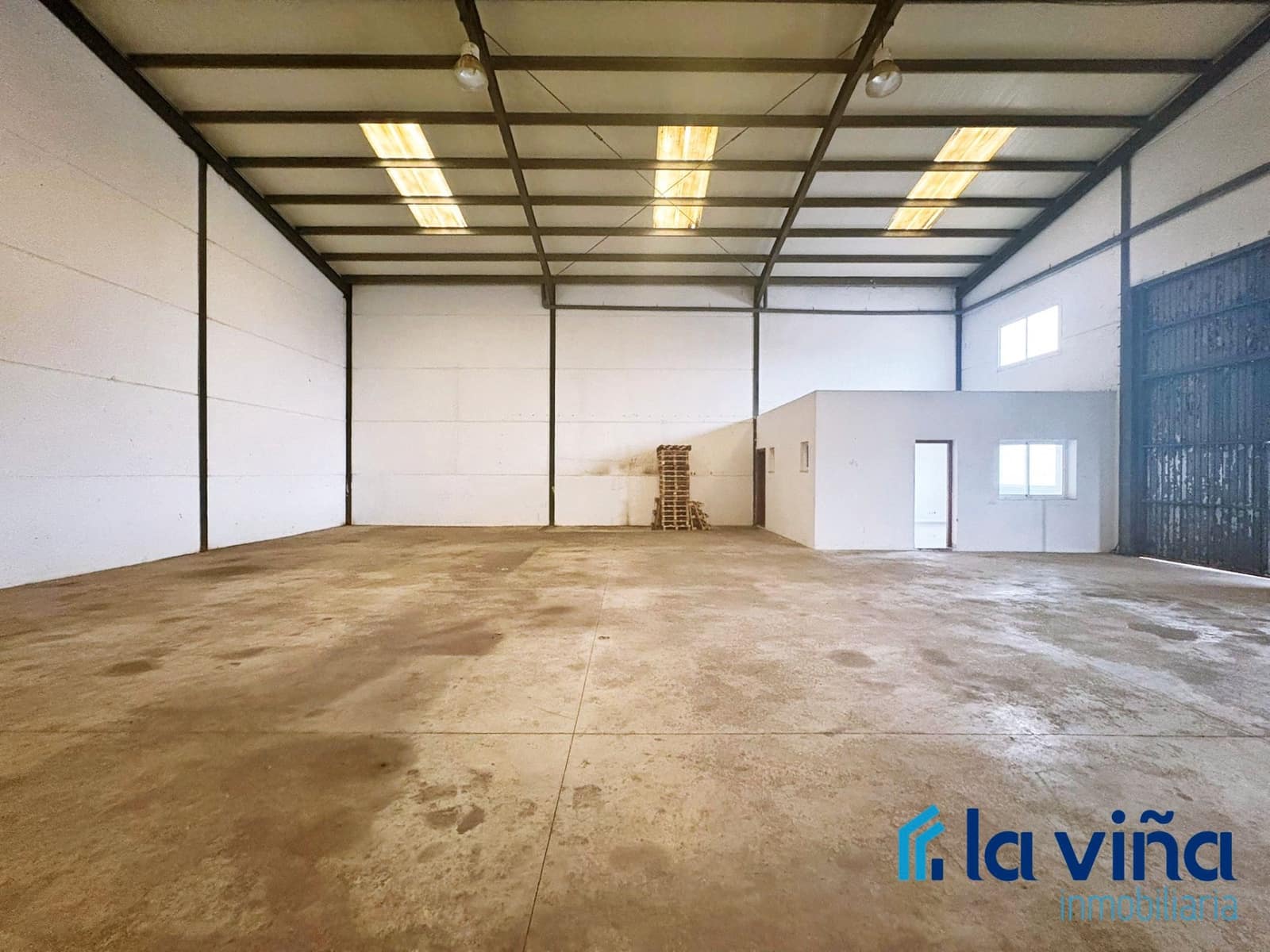 Comercial para venda em Mollina - 140 000 € (Ref: 9473329)