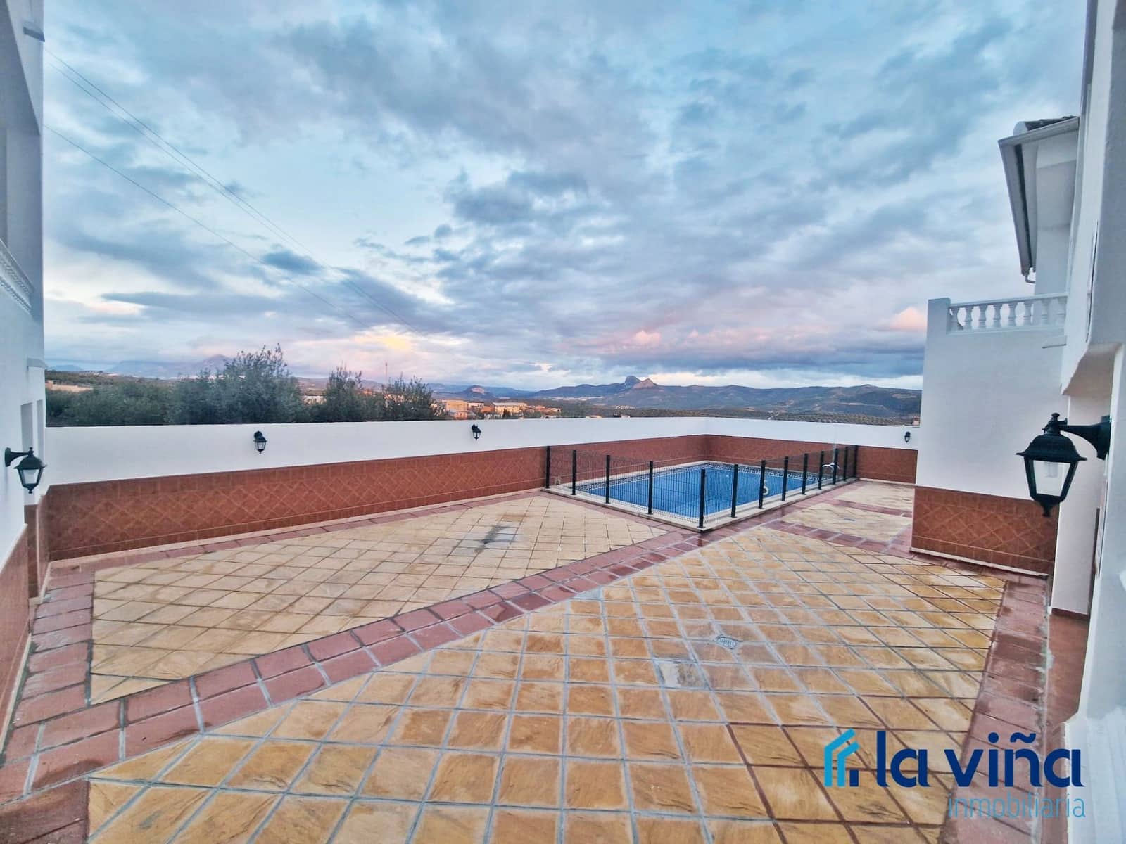 Piso de 3 habitaciones en Encinas Reales en venta - 88.000 € (Ref: 9563788)