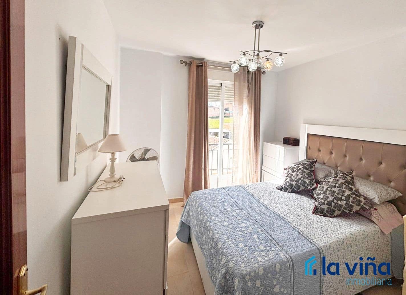 3 bedroom Flat for sale in Alameda with garage - € 135,000 (Ref: 9588359)