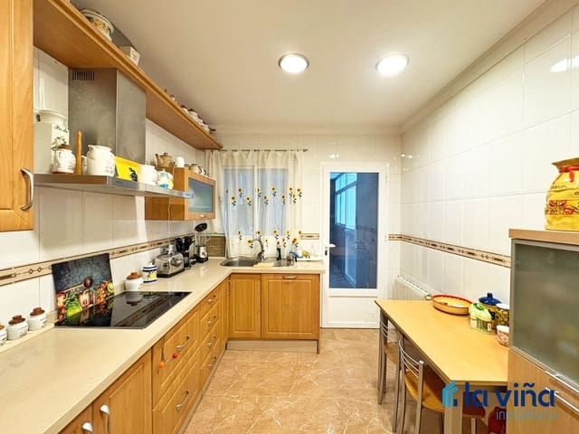 4 soveværelse Villa til salg i Mollina - € 220.000 (Ref: 9588518)