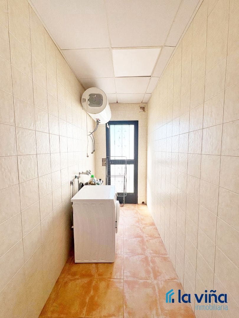 4 bedroom Villa for sale in Humilladero - € 194,900 (Ref: 9618136)