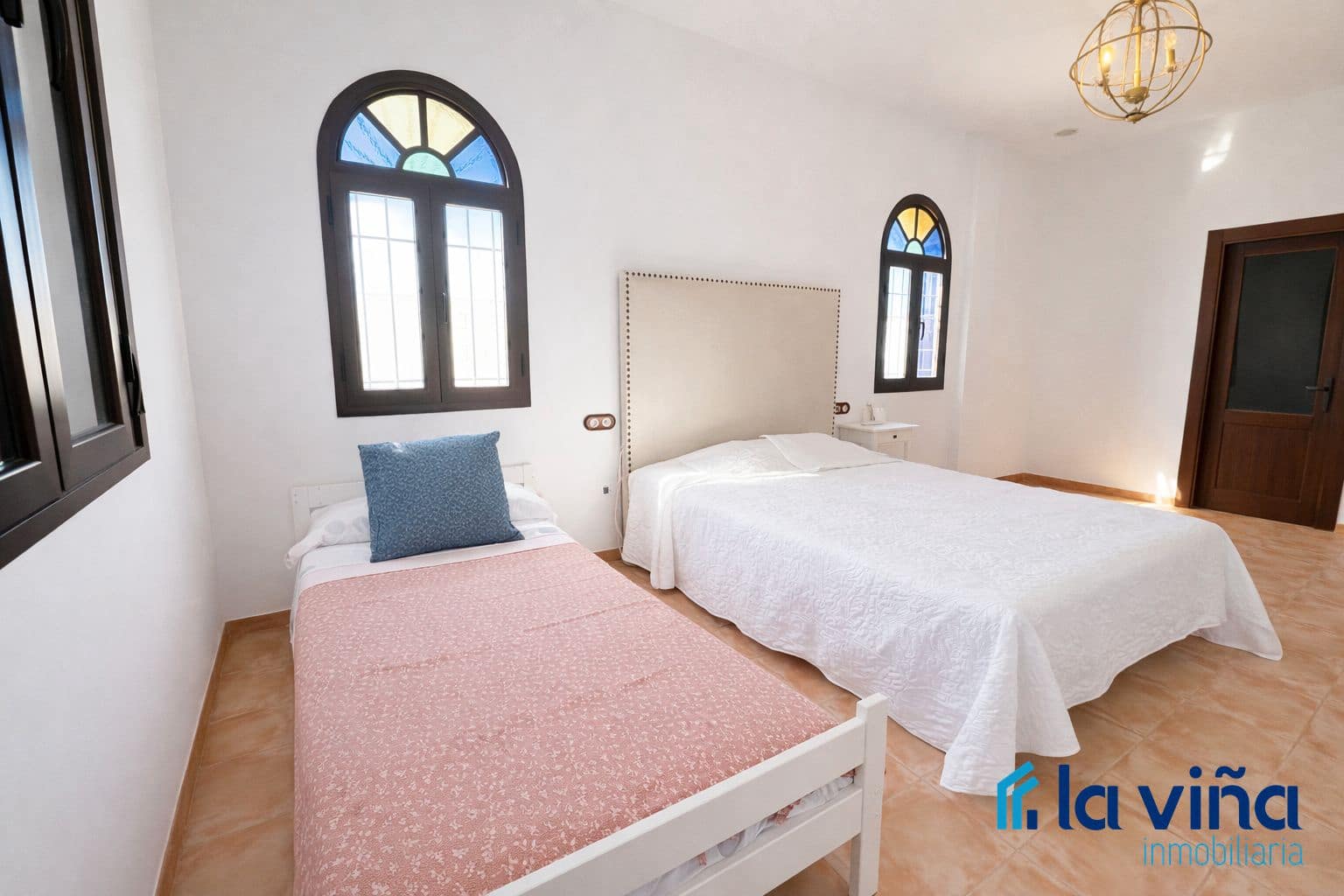 4 bedroom Villa for sale in Humilladero - € 194,900 (Ref: 9618136)