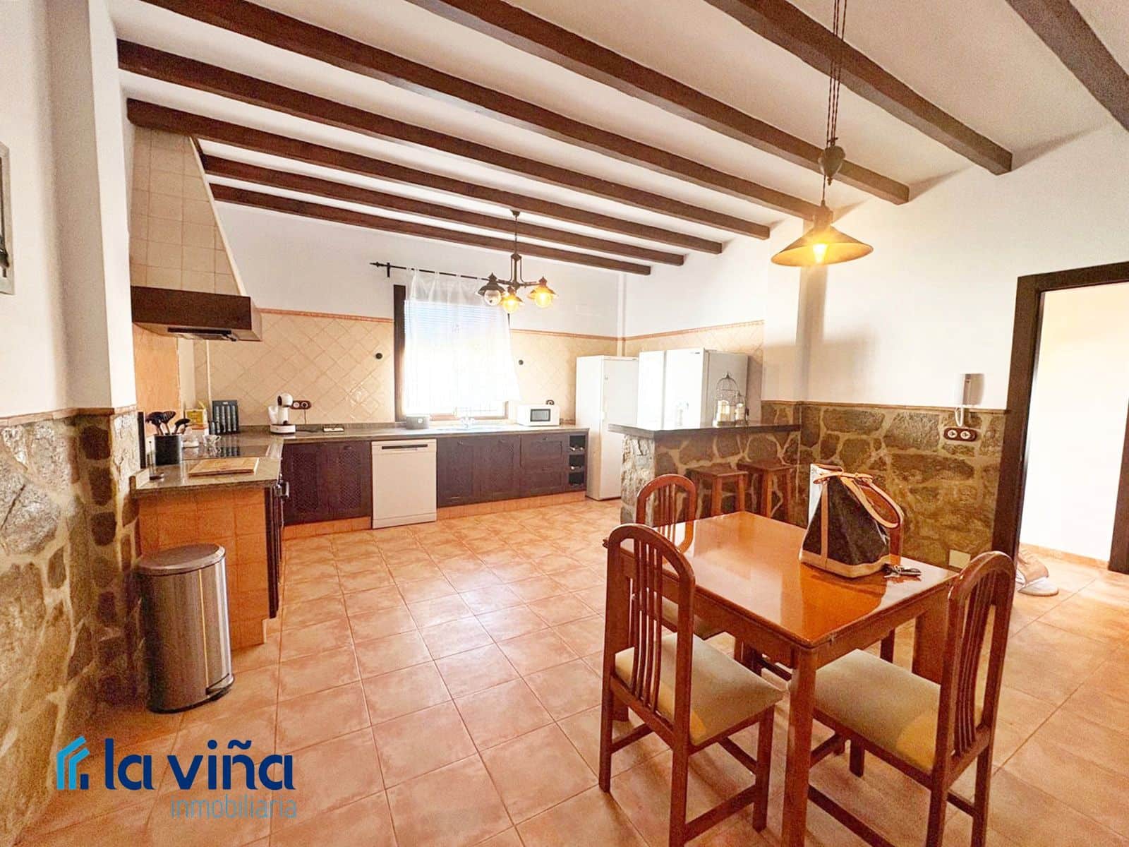 4 bedroom Villa for sale in Humilladero - € 194,900 (Ref: 9618136)