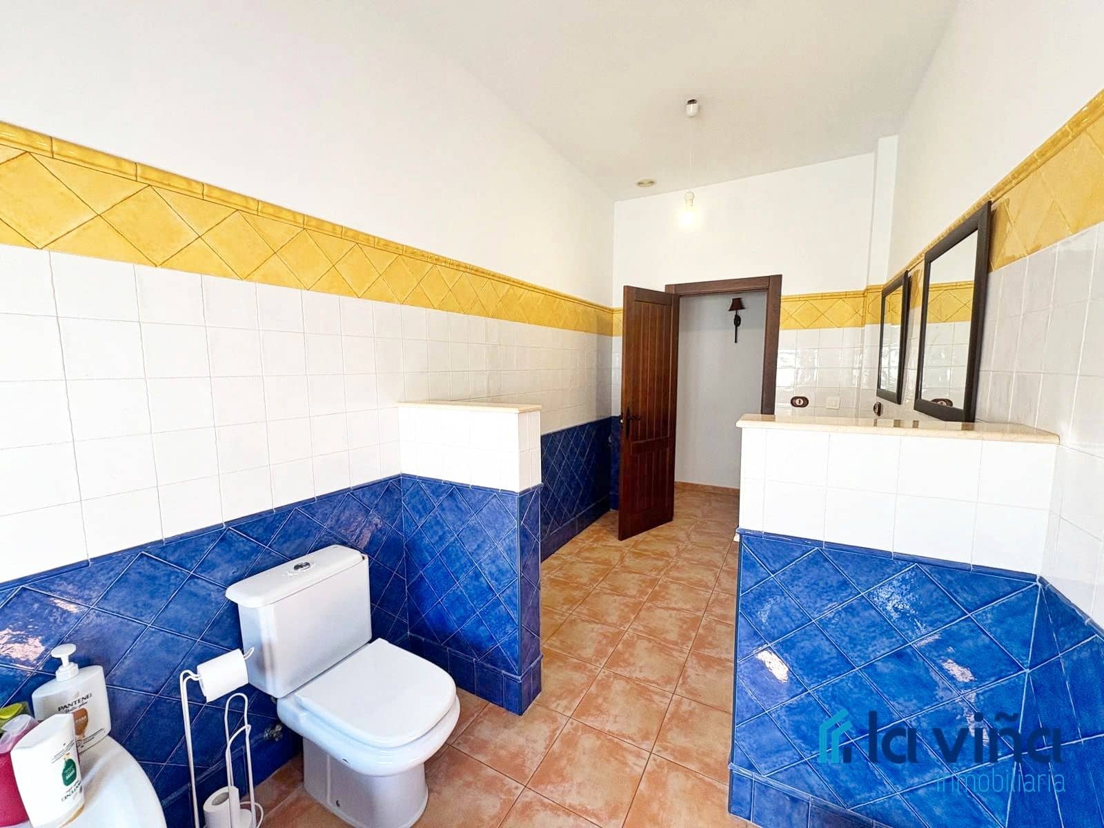 4 bedroom Villa for sale in Humilladero - € 194,900 (Ref: 9618136)