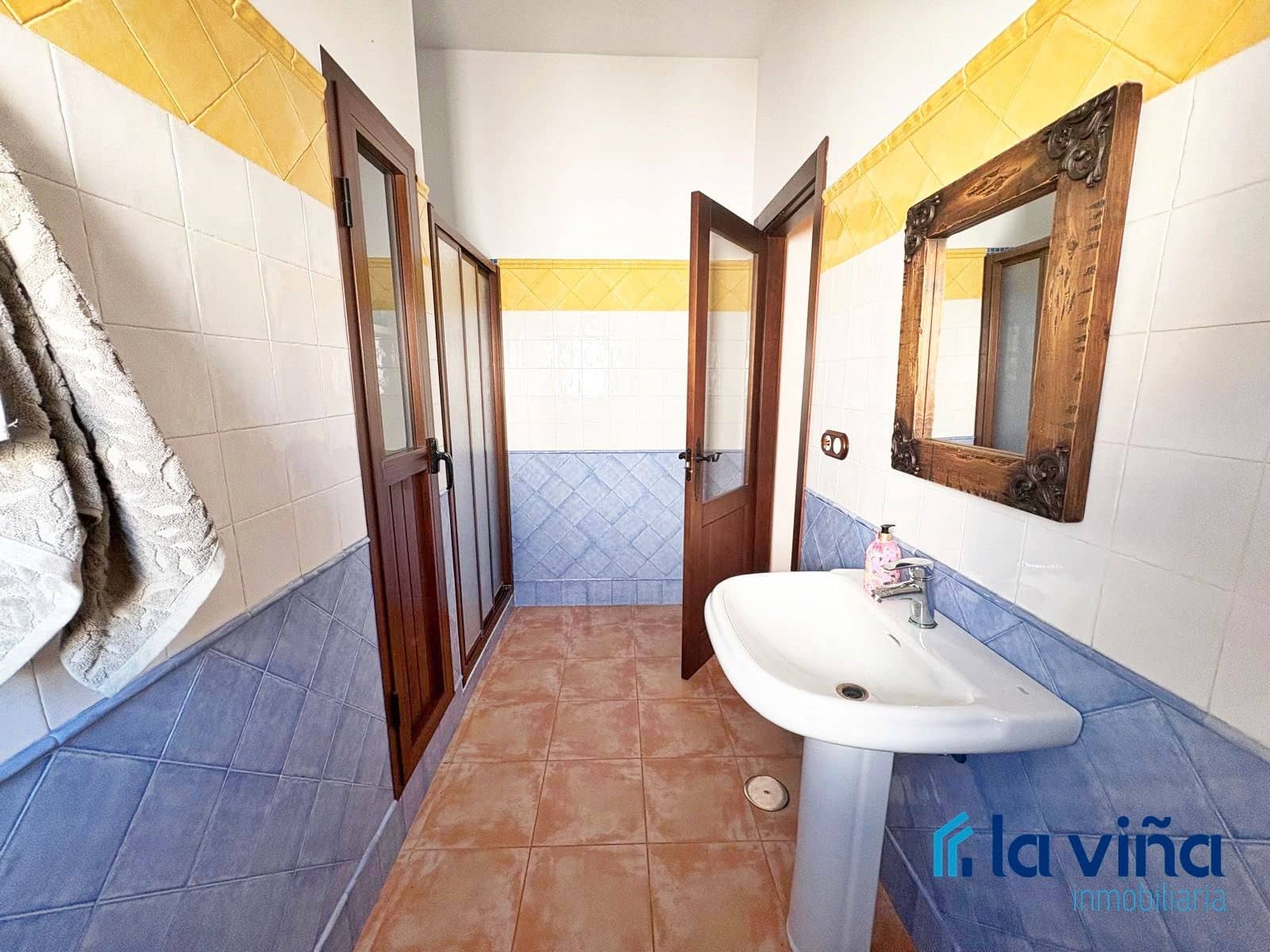 4 bedroom Villa for sale in Humilladero - € 194,900 (Ref: 9618136)