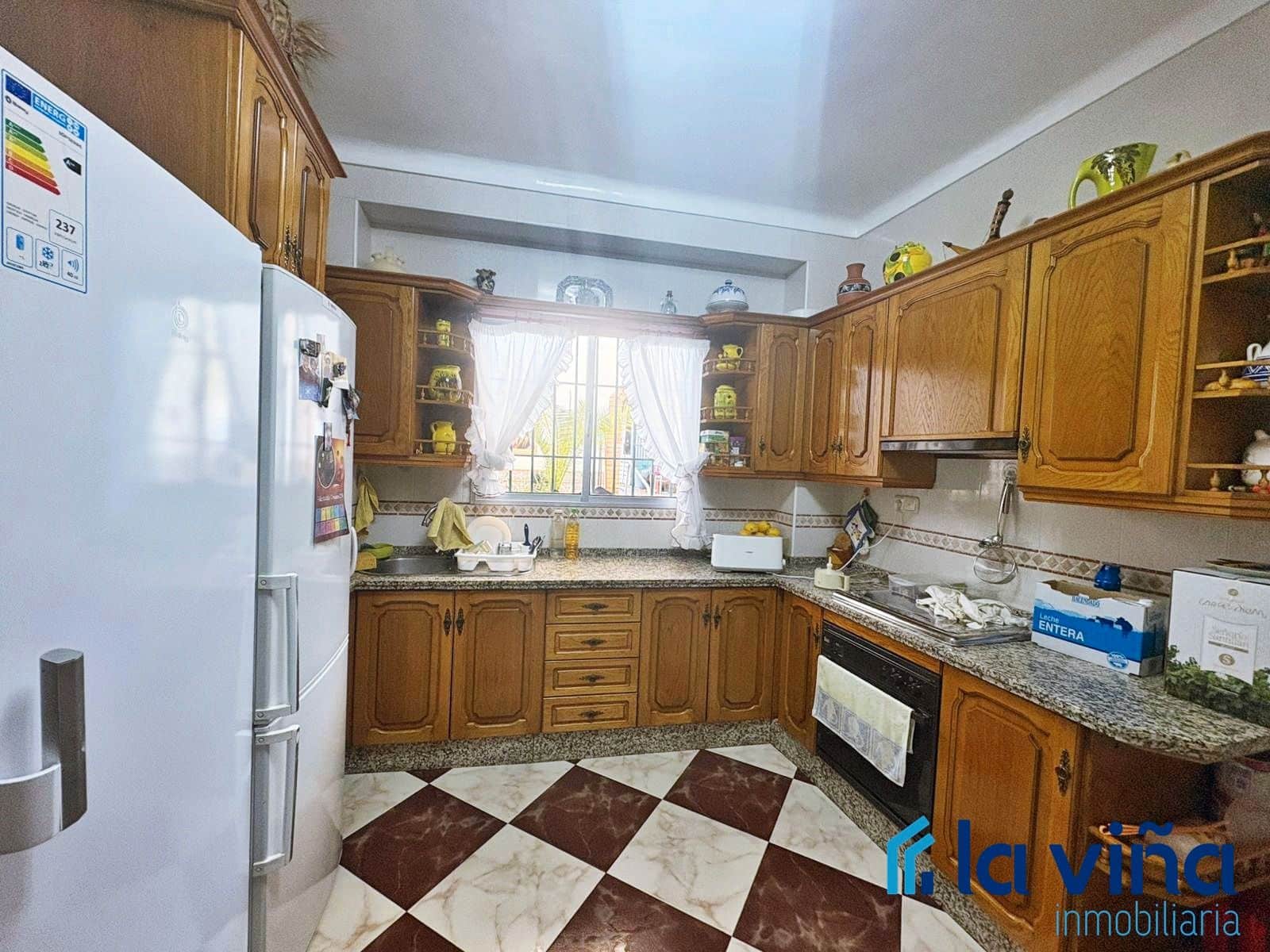 5 makuuhuone Huvila myytävänä paikassa Campillos - 335 000 € (Ref: 9668269)