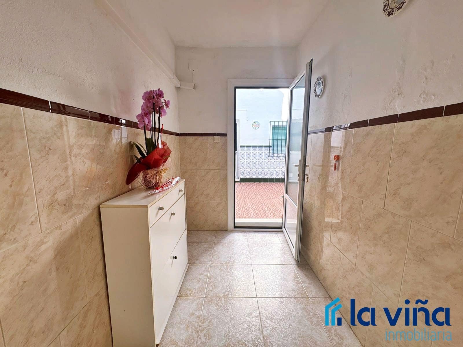 2 bedroom Townhouse for sale in La Roda de Andalucia - € 95,000 (Ref: 9675135)