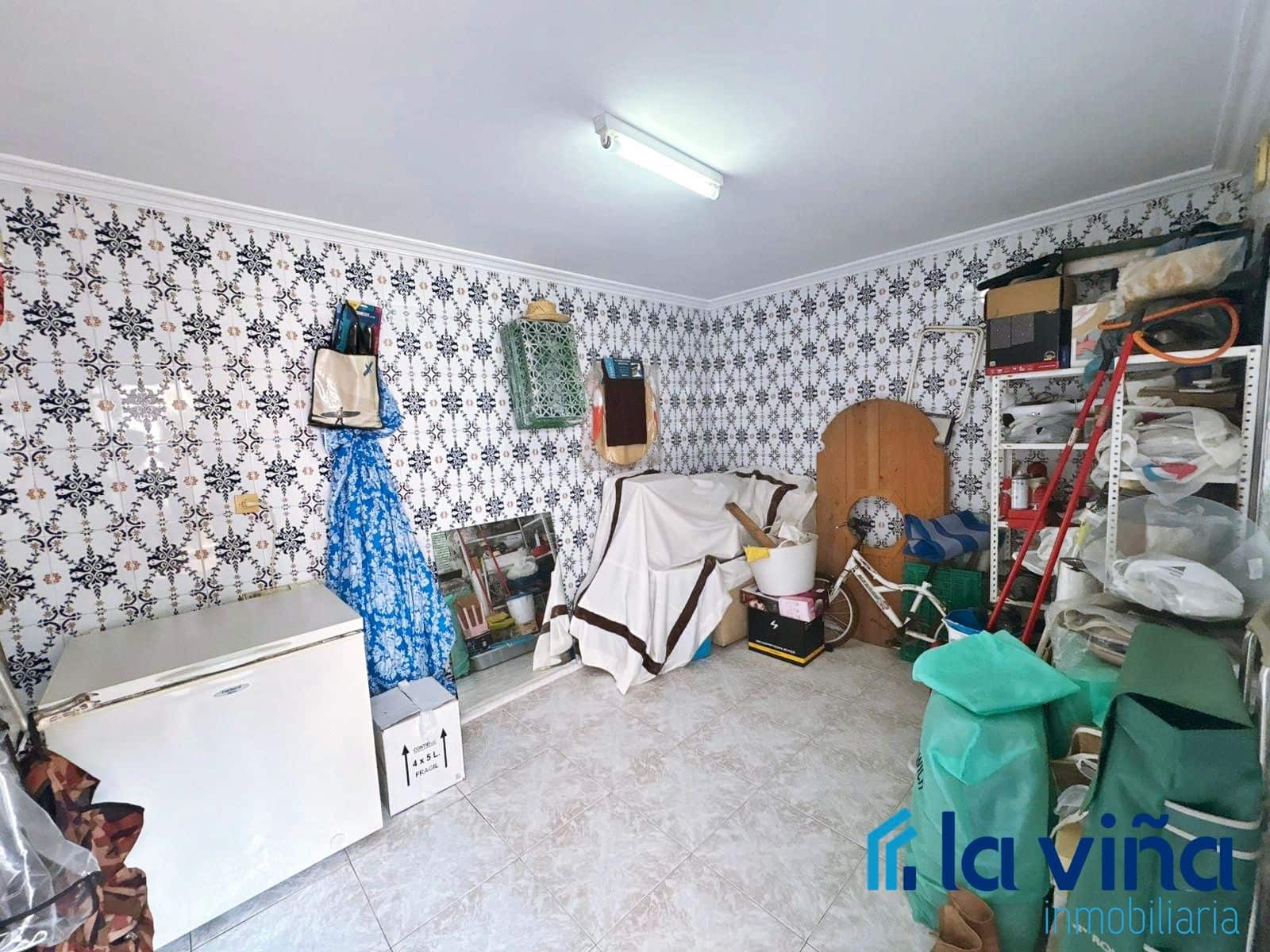 2 bedroom Townhouse for sale in La Roda de Andalucia - € 95,000 (Ref: 9675135)