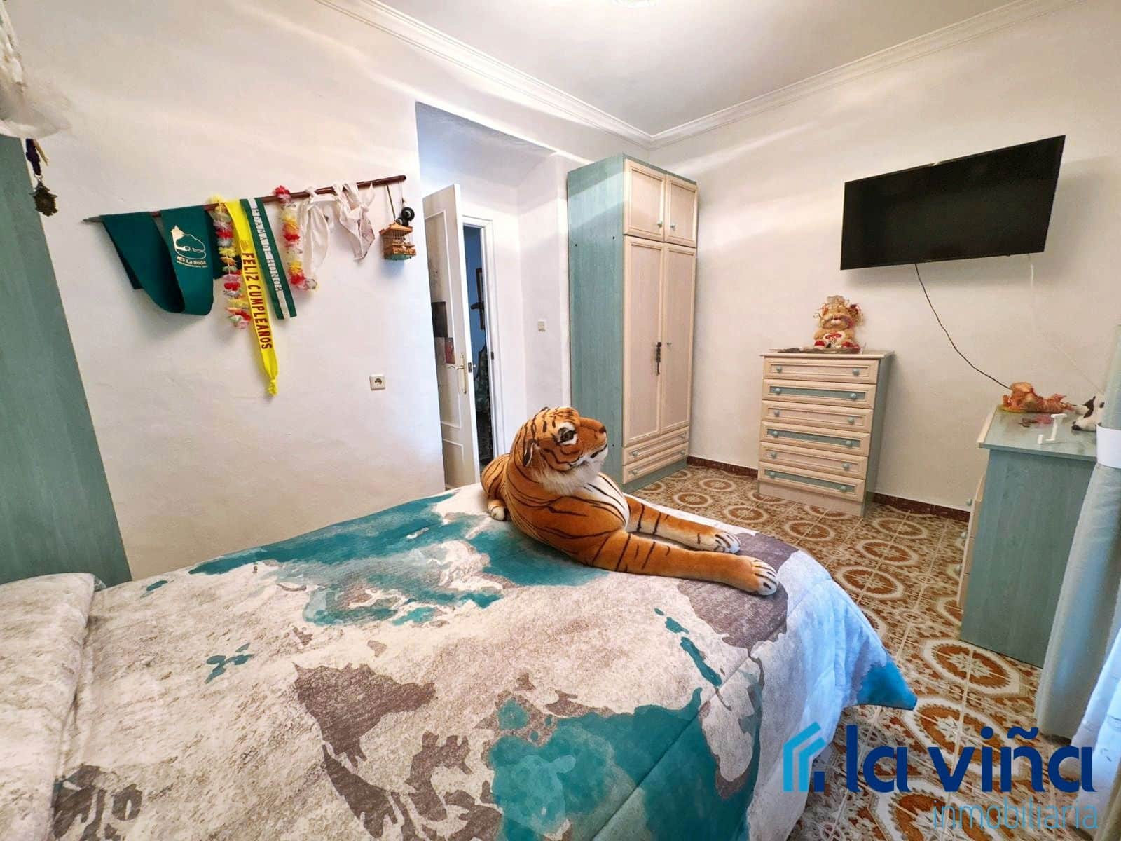 2 bedroom Townhouse for sale in La Roda de Andalucia - € 95,000 (Ref: 9675135)