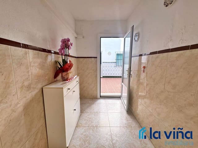 2 bedroom Townhouse for sale in La Roda de Andalucía - € 95,000 (Ref: 9675135)