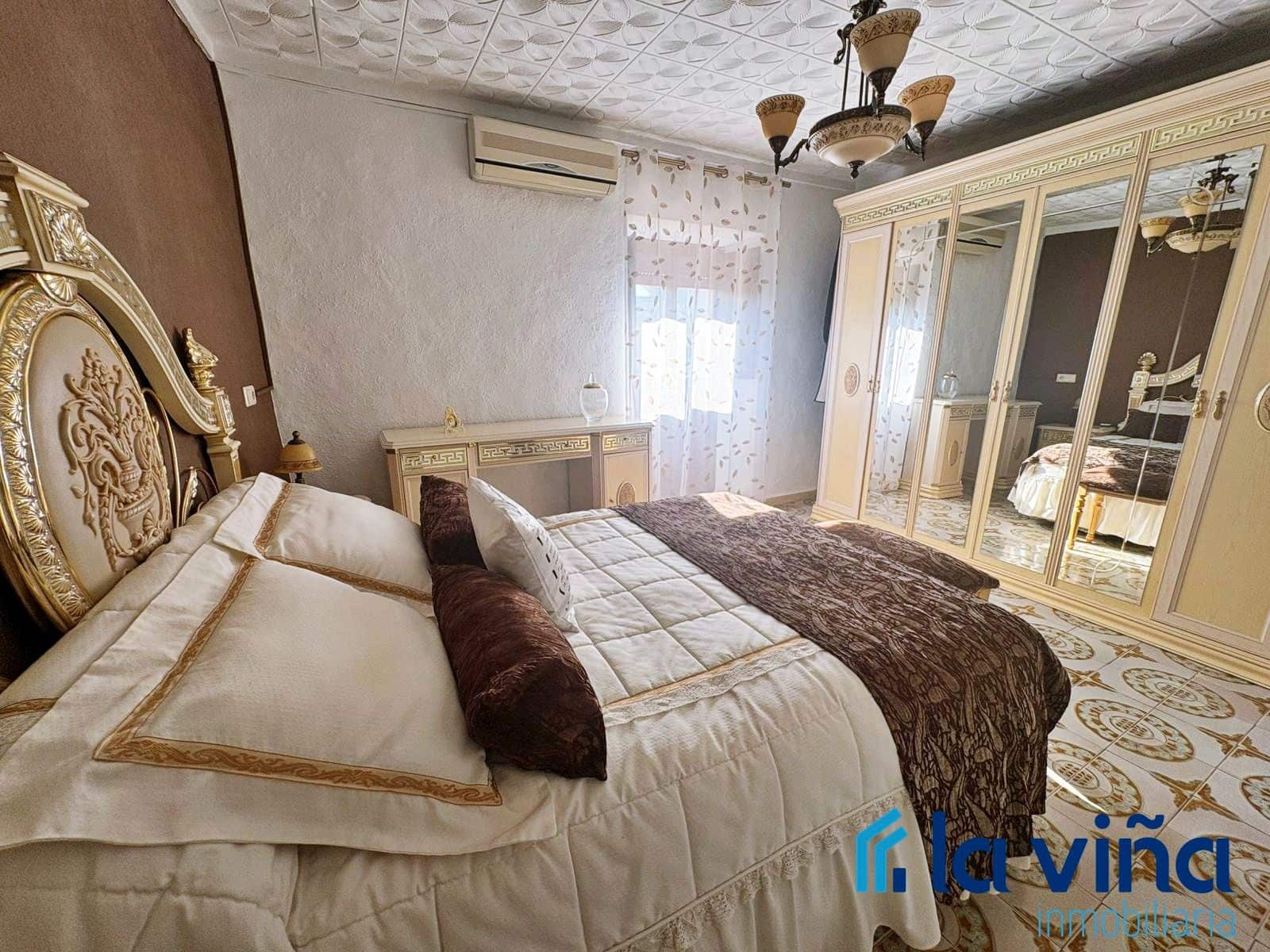 2 bedroom Townhouse for sale in La Roda de Andalucia - € 95,000 (Ref: 9675135)