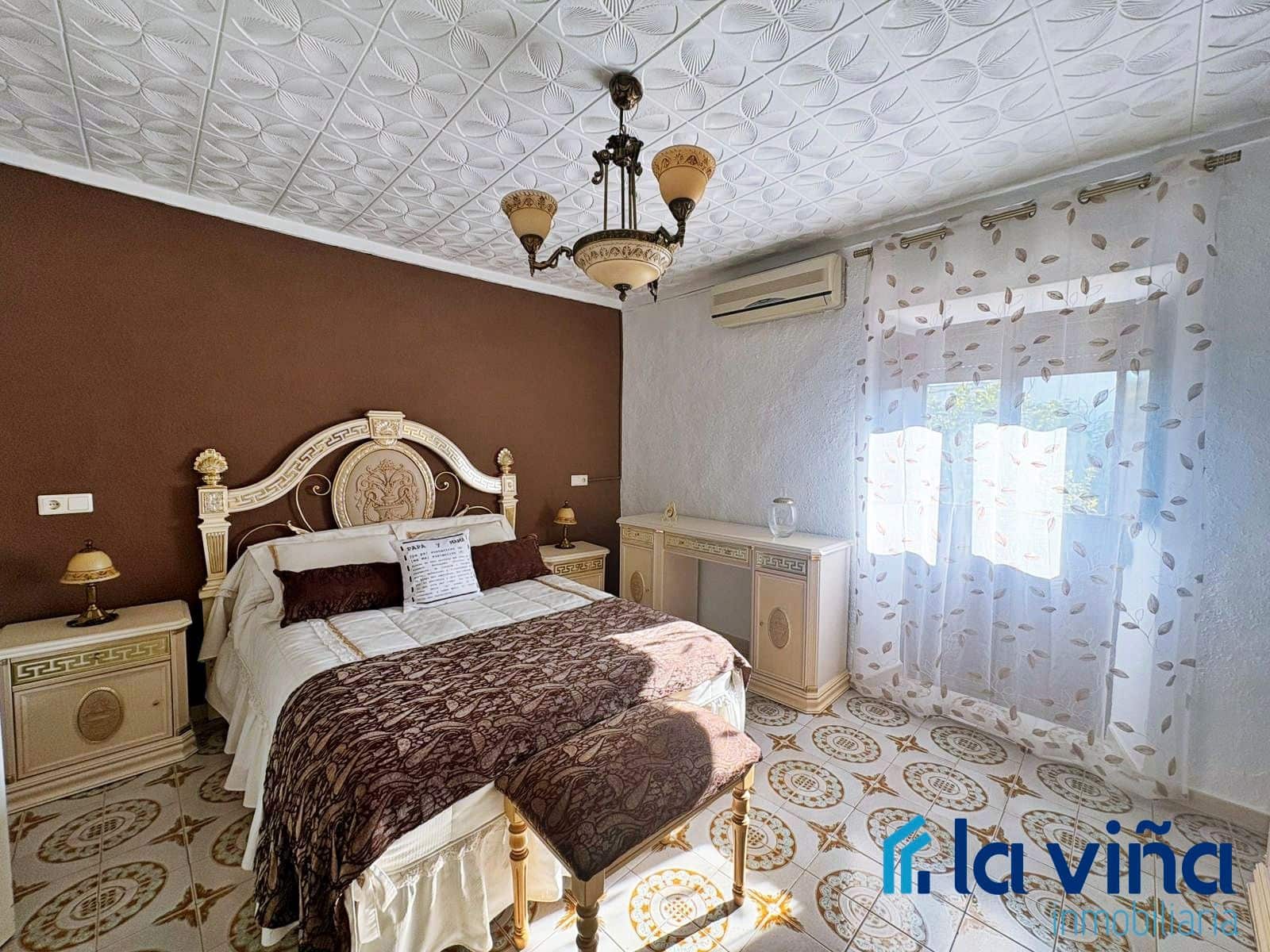 2 bedroom Townhouse for sale in La Roda de Andalucia - € 95,000 (Ref: 9675135)