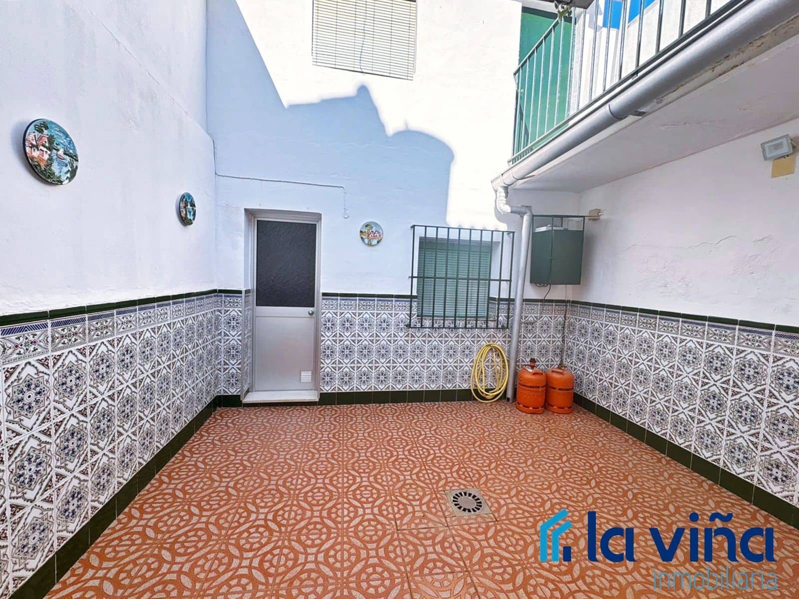 2 bedroom Townhouse for sale in La Roda de Andalucia - € 95,000 (Ref: 9675135)