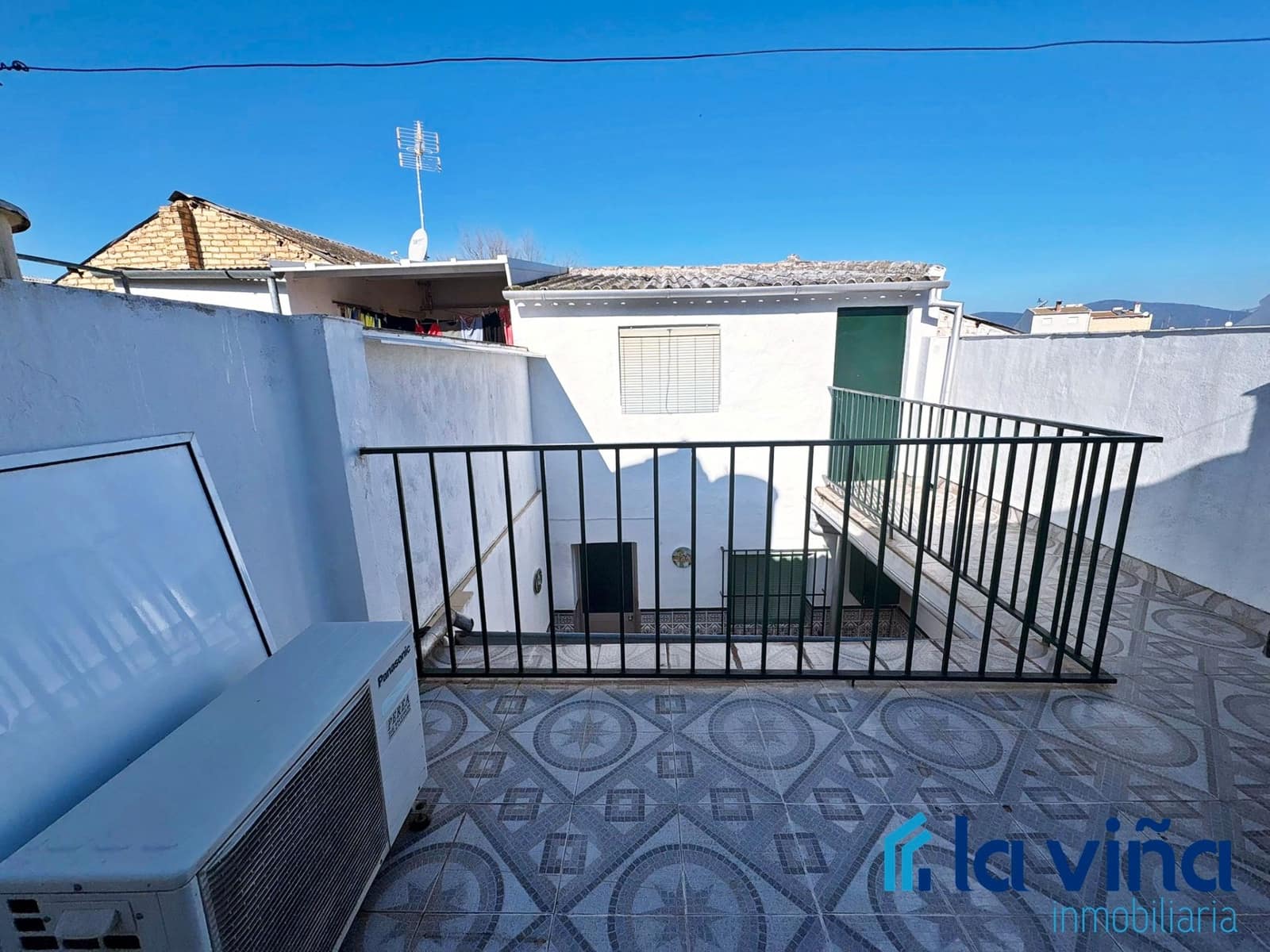 2 bedroom Townhouse for sale in La Roda de Andalucia - € 95,000 (Ref: 9675135)
