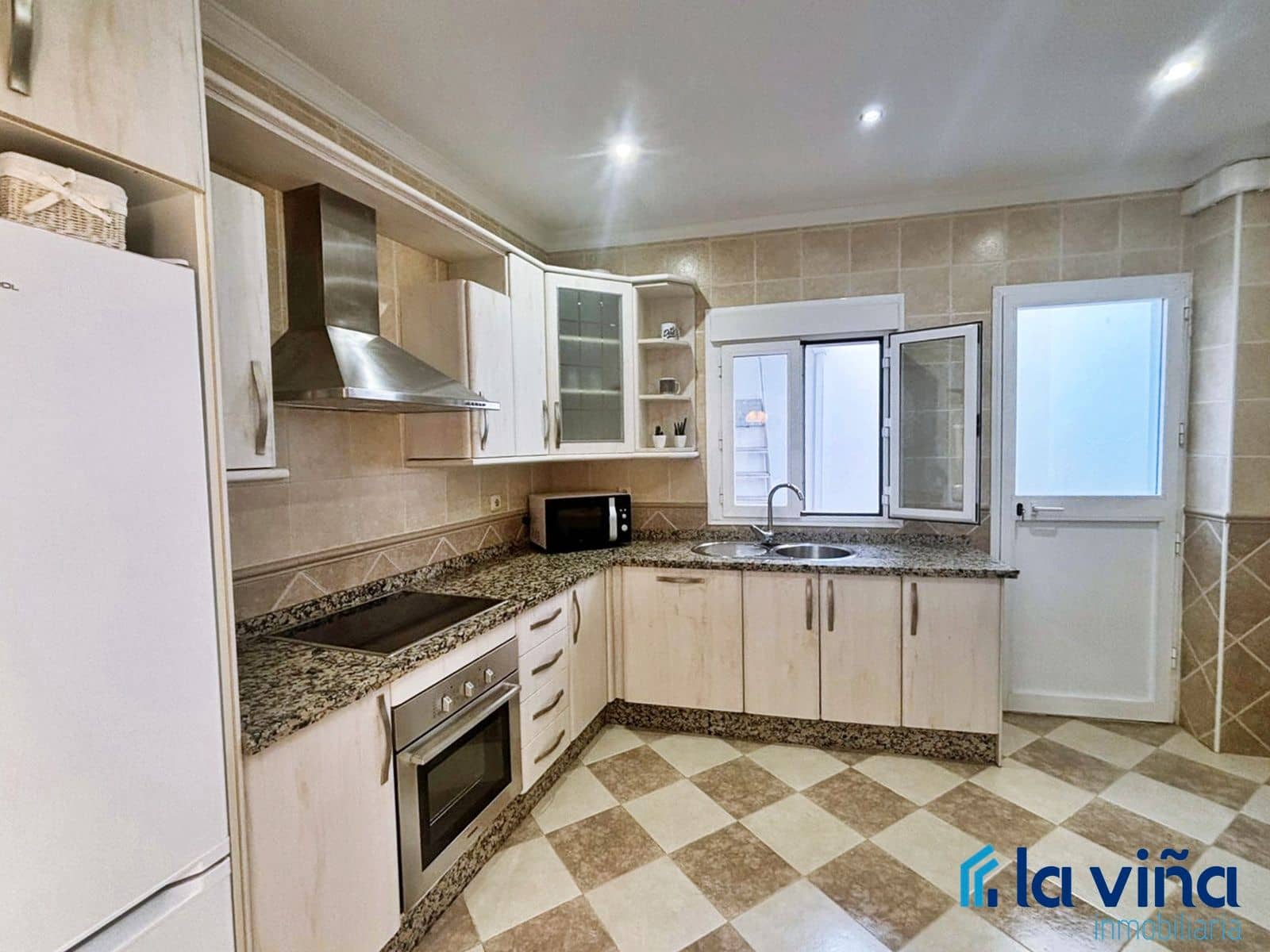 Casa de 4 habitaciones en Mollina en venta - 250.000 € (Ref: 9723560)