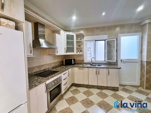 Casa de 4 habitaciones en Mollina en venta - 250.000 € (Ref: 9723560)