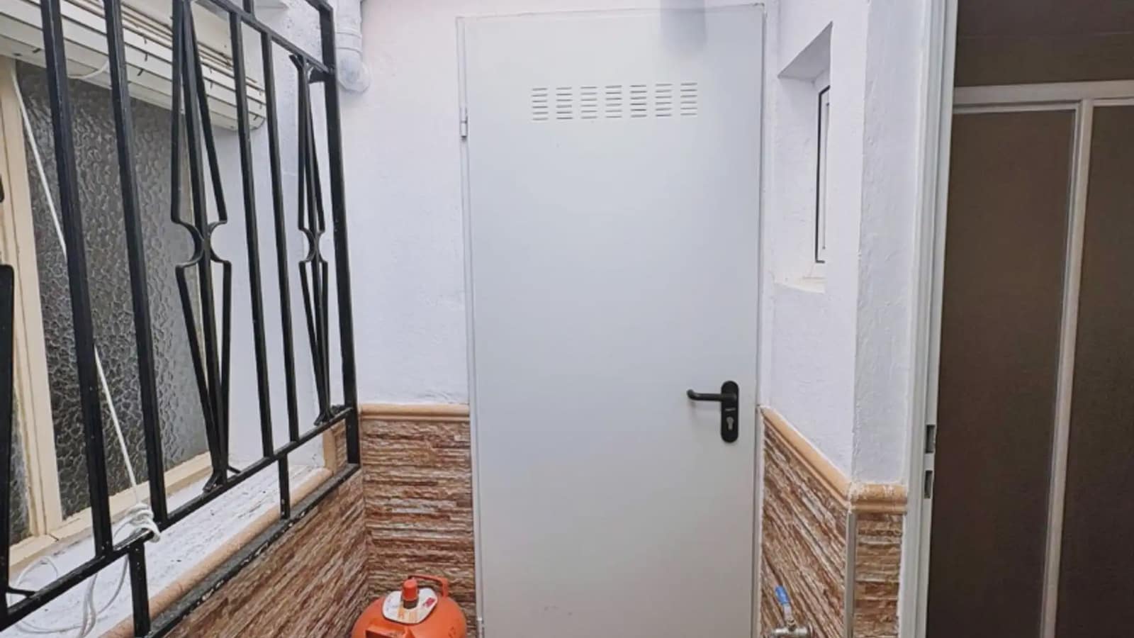 3 bedroom Townhouse for sale in Iznajar - € 53,000 (Ref: 9733429)