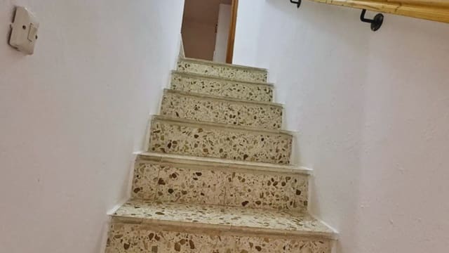 3 bedroom Townhouse for sale in Iznájar - € 53,000 (Ref: 9733429)