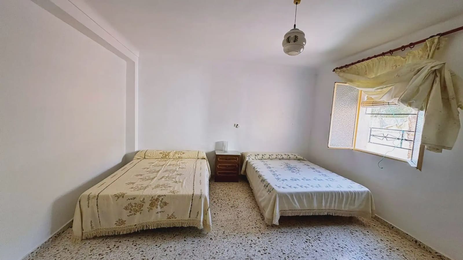 3 bedroom Townhouse for sale in Iznajar - € 53,000 (Ref: 9733429)