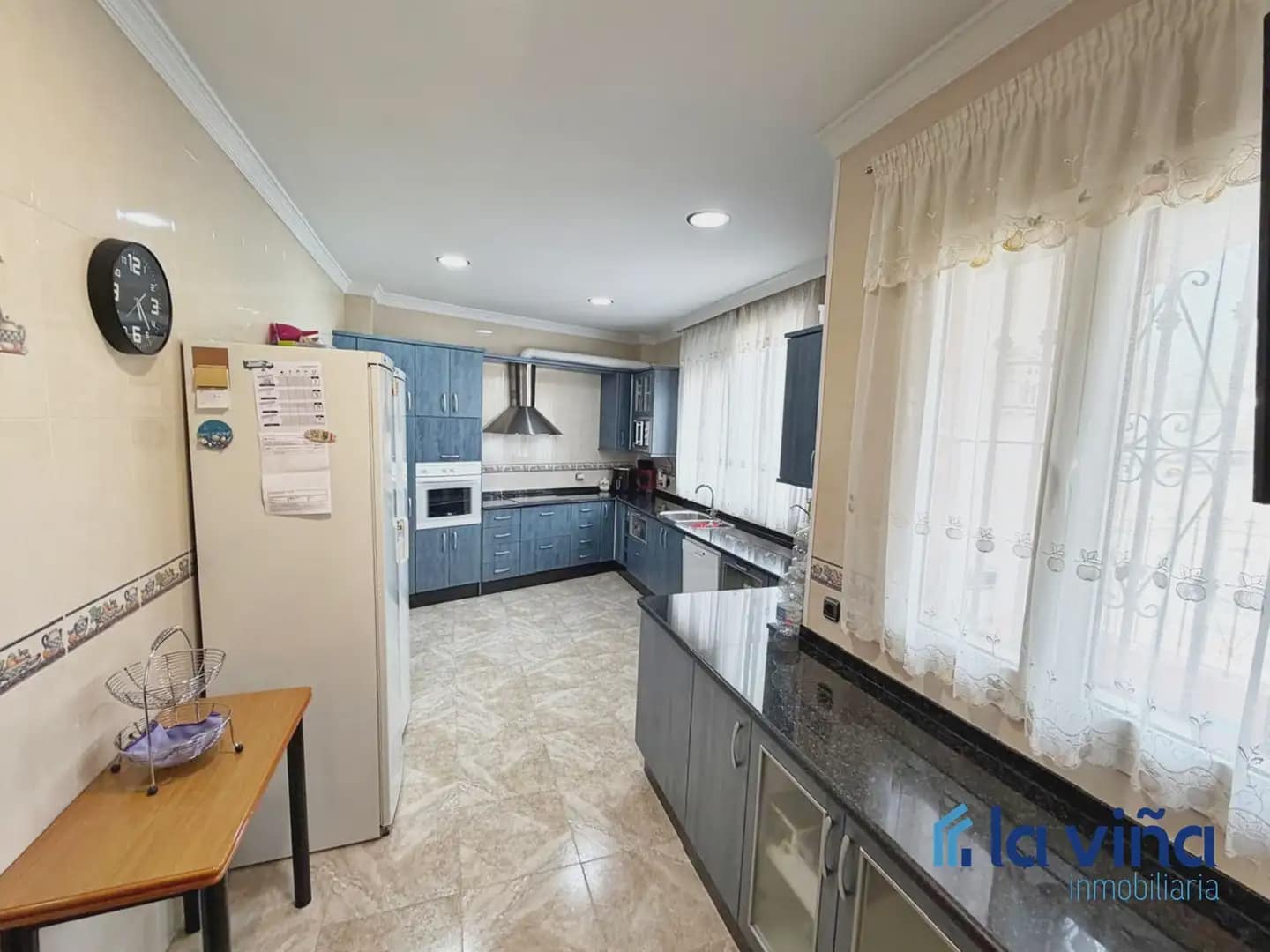 3 bedroom Villa for sale in Fuente de Piedra with pool garage - € 379,900 (Ref: 9798399)