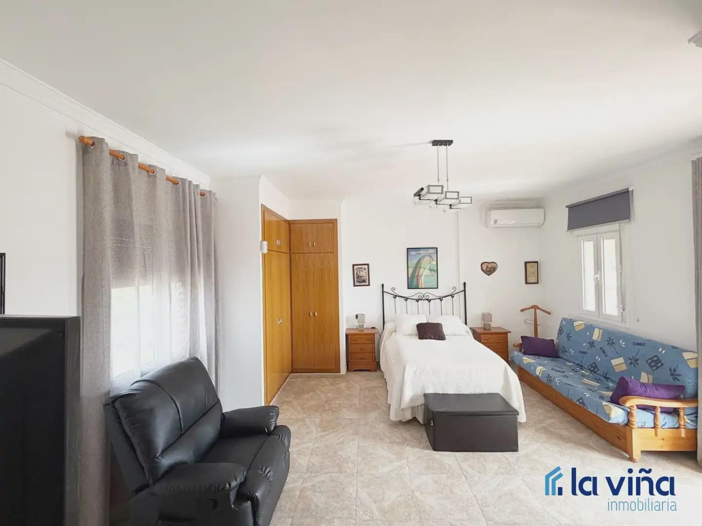 3 bedroom Villa for sale in Fuente de Piedra with pool garage - € 379,900 (Ref: 9798399)