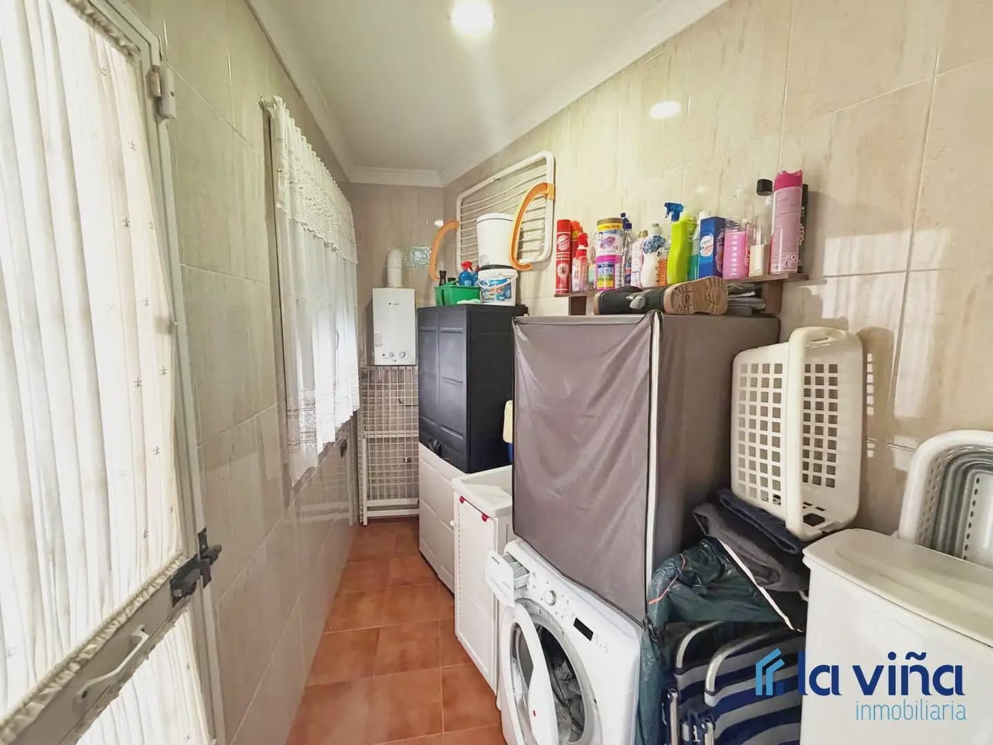 3 bedroom Villa for sale in Fuente de Piedra with pool garage - € 379,900 (Ref: 9798399)