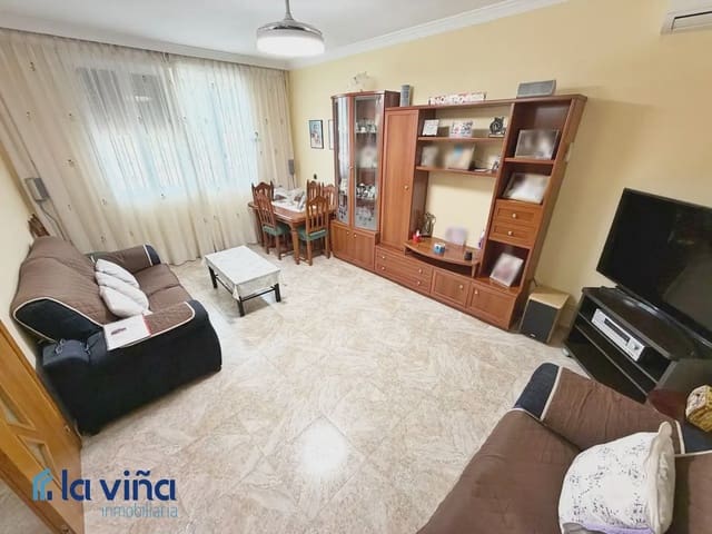 3 bedroom Villa for sale in Fuente de Piedra with pool garage - € 379,900 (Ref: 9798399)