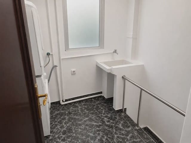 2 slaapkamer Huis te koop in Cuevas Bajas - € 85.000 (Ref: 9865964)