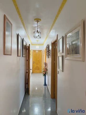 4 slaapkamer Villa te koop in Loja met garage - € 360.000 (Ref: 9880316)